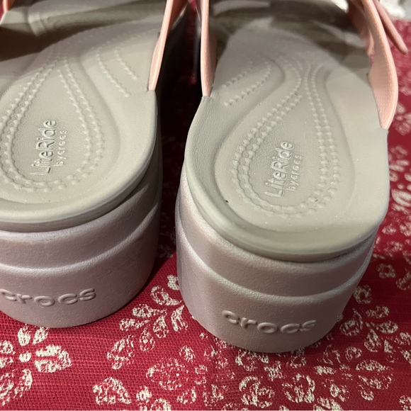 Crocs Women's Pink Sandals size 7 - Picture 2 of 7